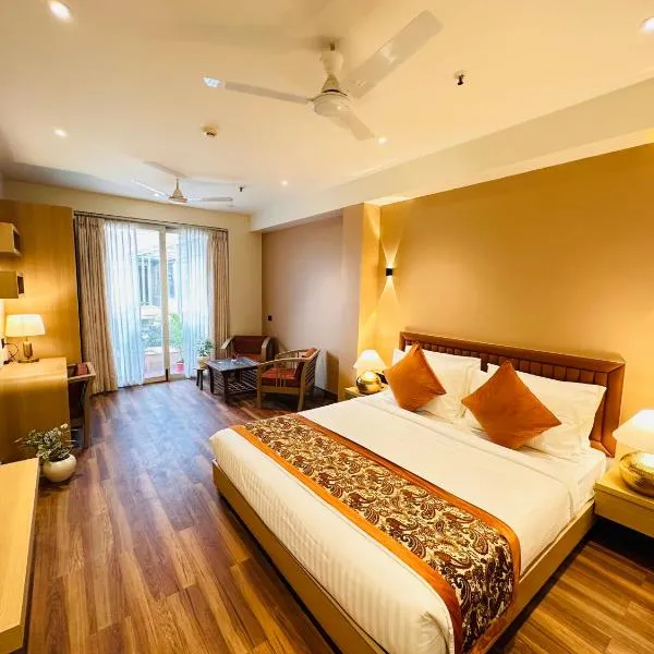 Hotel South Ex Residency - South Ex near AIIMS Delhi - Couple Friendly, hotel em Nova Deli