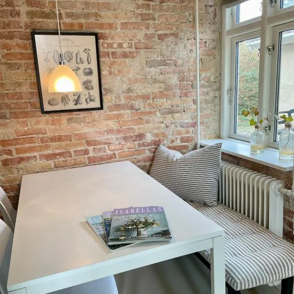 Lovely house by the beach & shopping, hôtel à Spodsbjerg