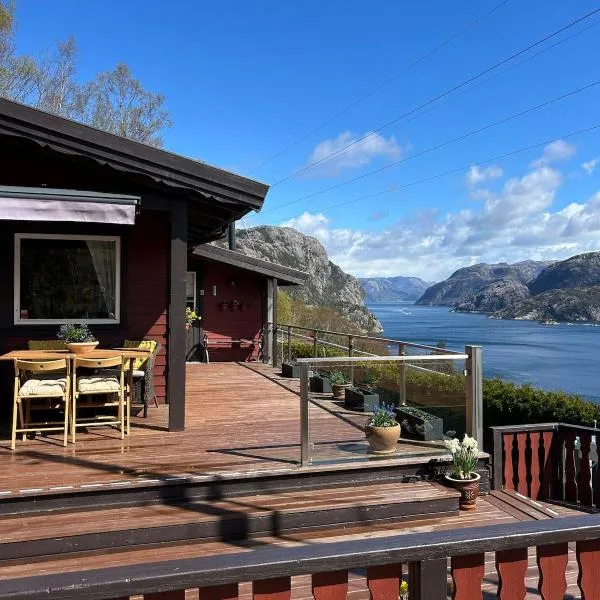 Lysefjord Bloom Cottage Stunning Fjord View – hotel w mieście Jørpeland