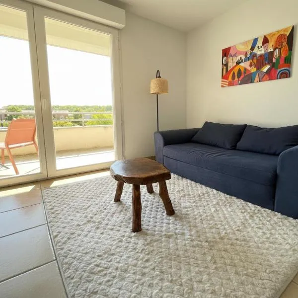 Appart 3 ou 4 personnes pro&confort - 2 parkings - Espace CARAT, hotell i LʼIsle-dʼEspagnac