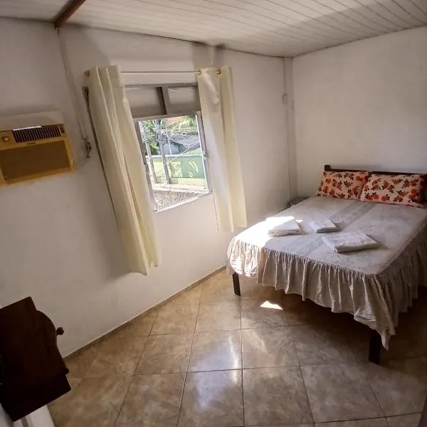 Quarto em Sepetiba com ar, hotel u gradu 'Sepetiba'