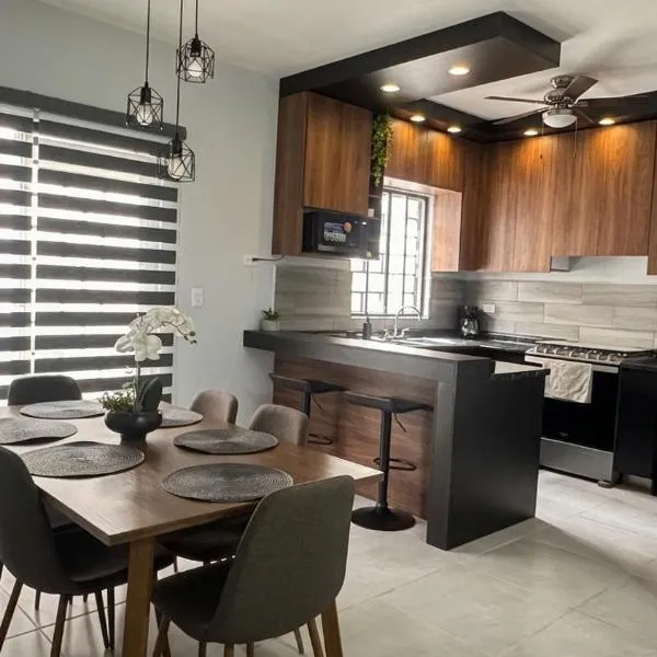 Casa La Amistad Comoda Casa con 3 Habitaciones, מלון בסלטיו