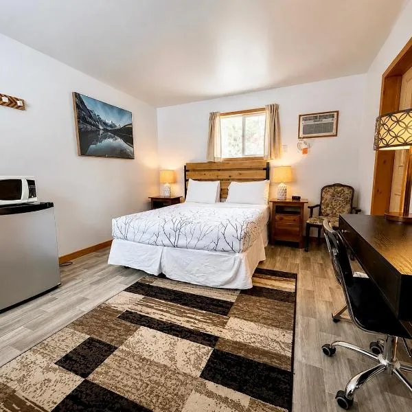 Whispering Pines Resort, hótel í Grand Bend