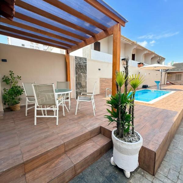 Casa de praia com piscina na Martim de Sá