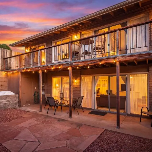 Sedona में, होटल Uptown Sedona Haven with Red Rock Views and Pet Friendly Courtyard