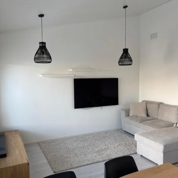 Bright apartment with Sauna & Terrace - 4 guests โรงแรมในปอรี