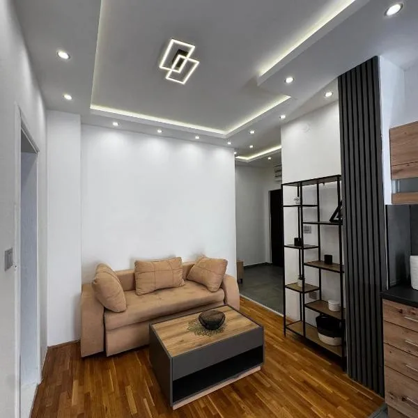 Lux Apartman Inđija – hotel w mieście Inđija