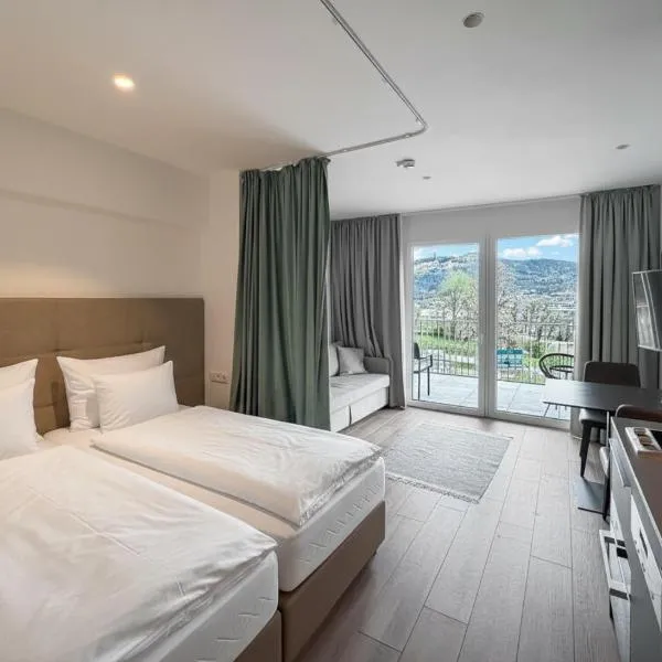 Casa Grande Your Modern Living at the Lake Woerthersee、Sekullのホテル