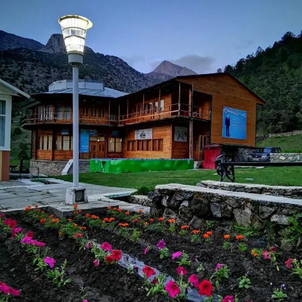 Artuch Camp - Fan Mountains, hotel u gradu Yakkakhona