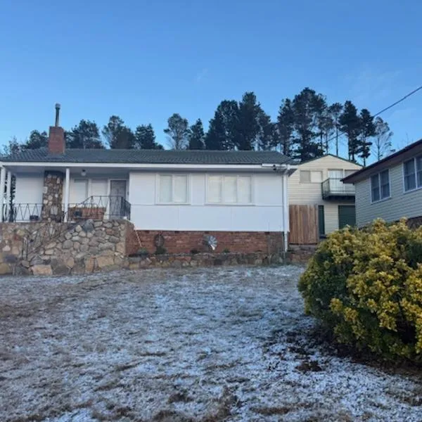 Cosy Cooma Holiday Home in the Snowy Mountains, hotel u gradu Cooma