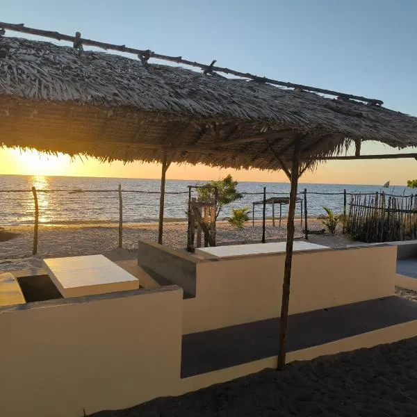 Maisons équipées sur la plage de Somaroala sur la presqu ile de Majunga ville, hotel i Mahajanga