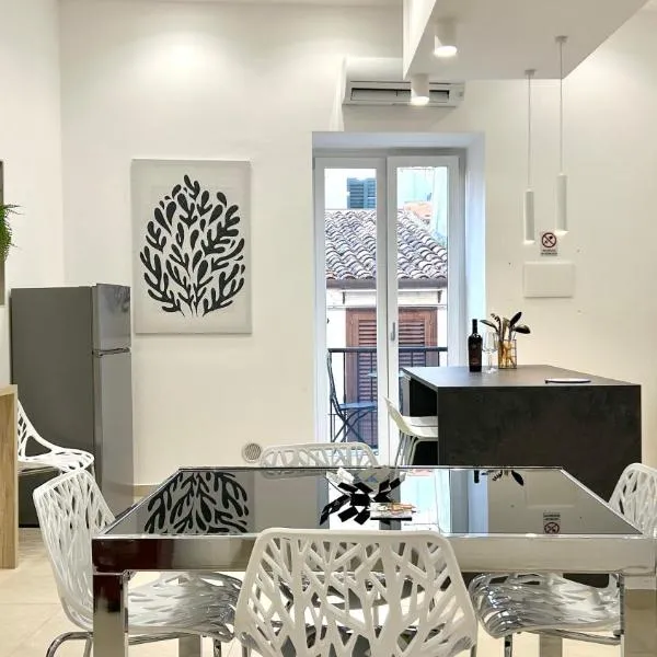 Civico5 - Spazioso appartamento 110 mq a Cefalù, hotel v destinácii Cefalù