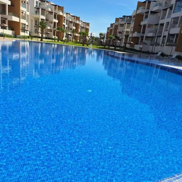 Nouvel appartement élégant à Cabo - Vue sur la piscine et proche de la plage – hotel w mieście Cabo Negro
