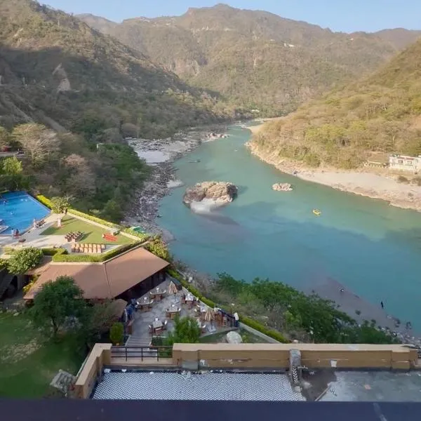 ALOHA DIVINE GANGES APARTMENTS with INFINITY POOL, hotel i Rishikesh