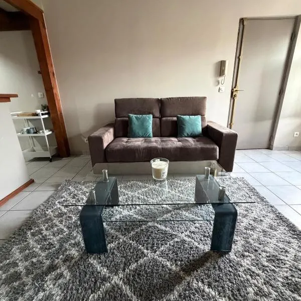 Cozy 1-bedroom apartment 2 minutes from Stalingrad Private parking,波爾多的飯店