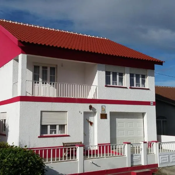 Vivenda "Porto de Abrigo", מלון בQuatro Ribeiras