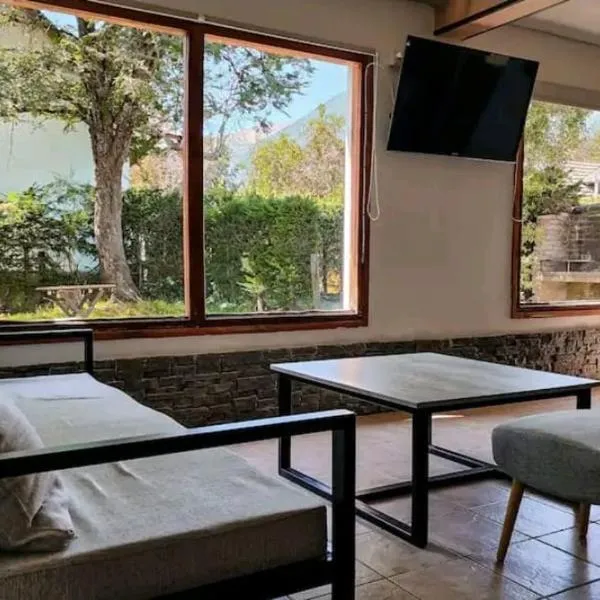 Casa AICU, hotel din Villa La Angostura