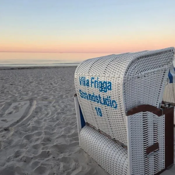 Strandstudio 19, Exklusive Wohnung, erste Reihe, eigener Strandkorb am Strand, Kamin, hotel a Binz