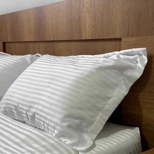 Bloom House Përmet – hotel w mieście Përmet