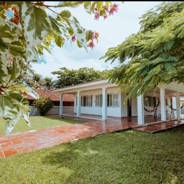 Casa Top 1 quadra do mar com churrasqueira