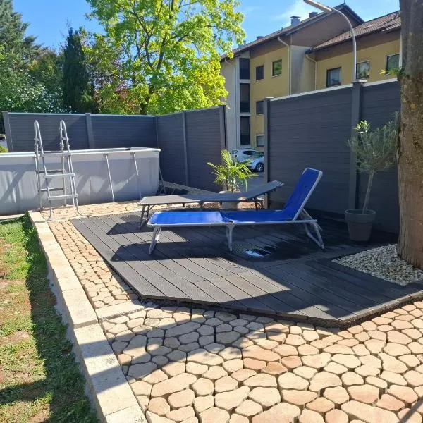 Dörrs vacation home with heated pool and garden, hotel en Weißbach