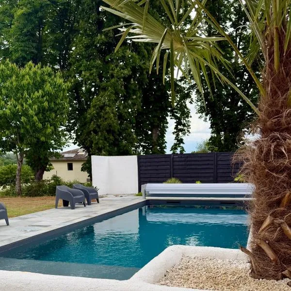 Suite Donatella - Piscine, Vue Hippodrome & Village à pied, hôtel à Villeréal