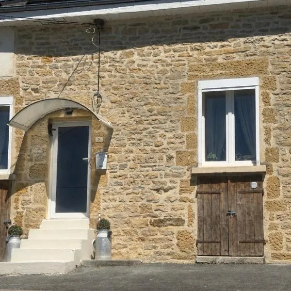 Petit cocon à 5 min du château de Sedan, hotel i Sedan