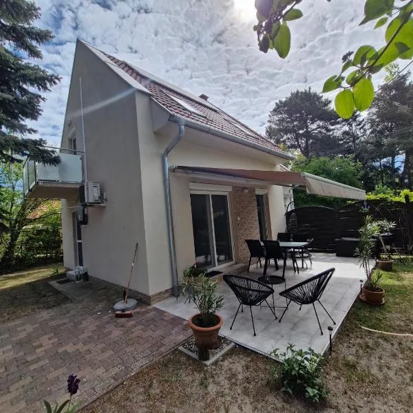Fenyves Ferienhaus 1 ****, hotel in Balatonfenyves