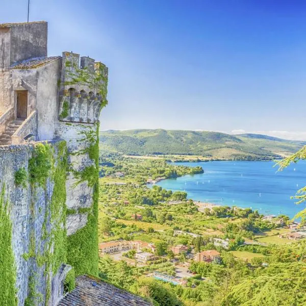La casa di Anna - Charme e Relax sul Lago a Due Passi da Roma, hotell i Bracciano