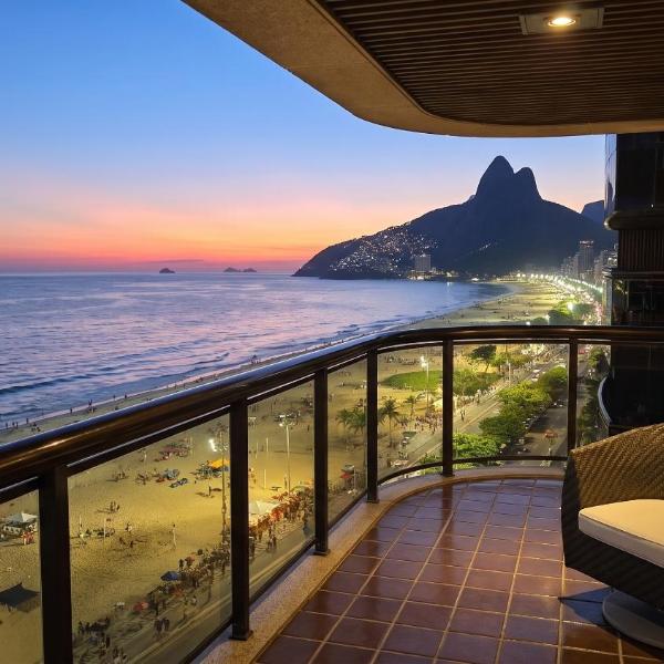 Vieira Souto 500 Luxury Oceanfront Apartment in Ipanema