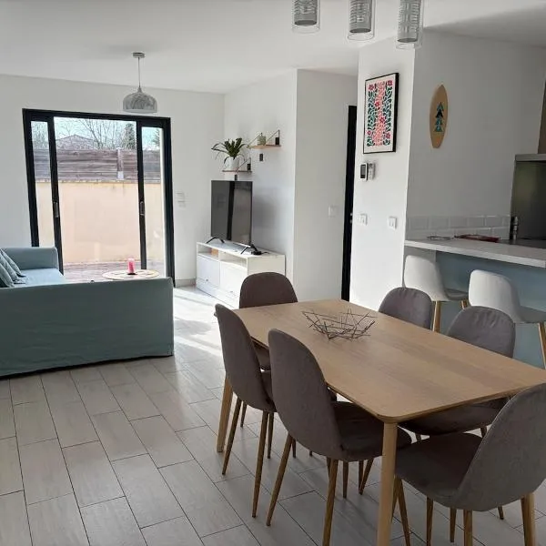 Pélissanne에 위치한 호텔 Maison moderne tout confort à Pélissanne