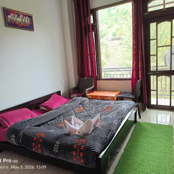 The Forest Cabins Home stay, hotel en Kumhārsain