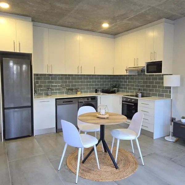 Cluanie Cottage - Modern Apartment in Paarl, hotel u gradu Paarl