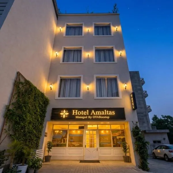 Hotel Amaltas Nayagaon Near PGI & PEC College, hotell i Chandīgarh
