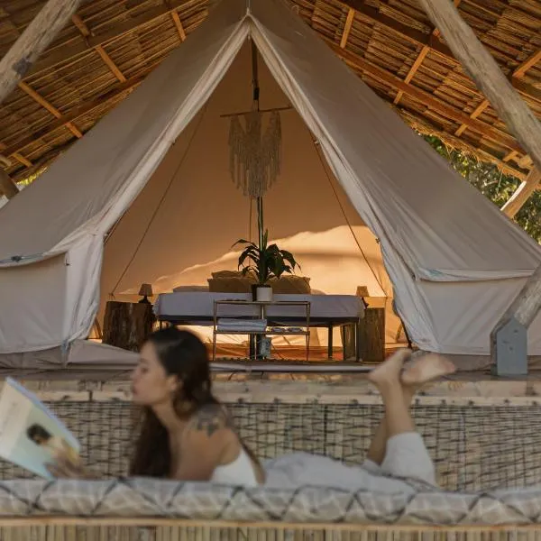 Glamping at Kalumo Lodge - Tent 2, hotel in Oslob