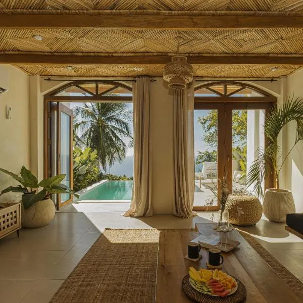 Native Villa with Pool at Kalumo Lodge, ξενοδοχείο σε Oslob