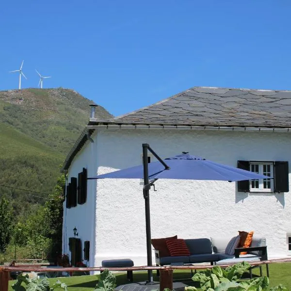 Noninha House, Hotel in Alvarenga