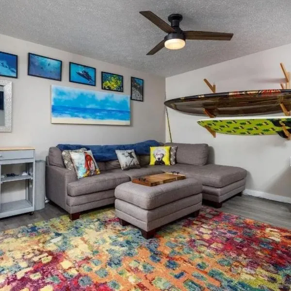 Cozy Condo Steps To The Ocean, Pool, & Pickleball, hotelli kohteessa Kailua-Kona