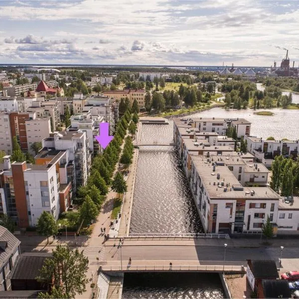 Unique seaside 2-bedroom apartment with private yard & sauna, hotel v mestu Oulu