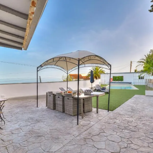 Villa Pertuch Acogedora con encanto cerca del mar, hotel din Fuengirola
