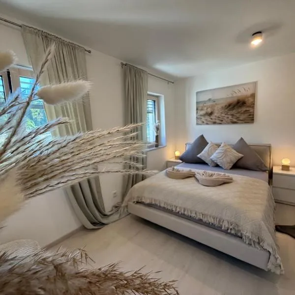 Donau-Loft Private Parking near City and Highway, hotel u Linzu