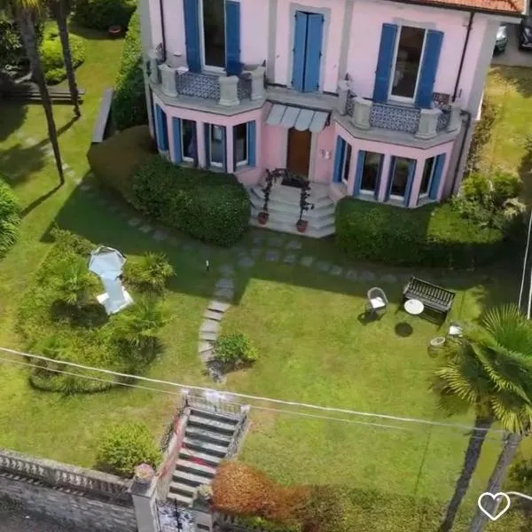Villa Maria, Lakefront Art Villa on Lake Maggiore, hotel u gradu 'Reno Di Leggiuno'
