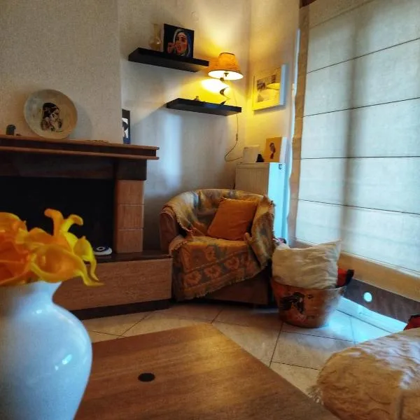 Platamonas Apartment just steps from the beach - Central, Stylish & Comfortable, hotel em Platamonas