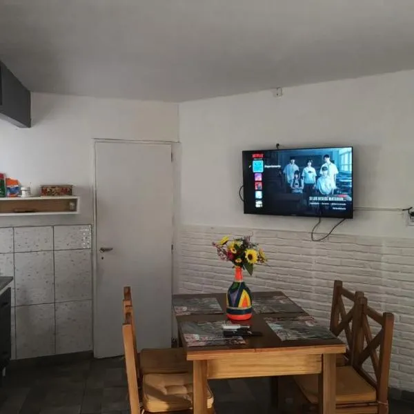 Departamento Familiar con estacionamiento incluido, khách sạn ở Bahía Blanca