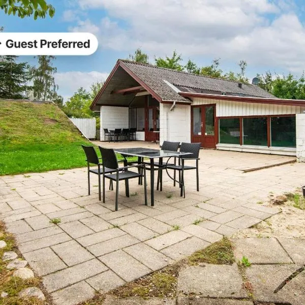 8 person holiday home in Ebeltoft-By Traum, hotel v destinácii Ebeltoft