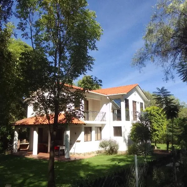 ECOGARDEN Linda casa de campo con todas las comodidades de la ciudad, готель у місті Кочабамба