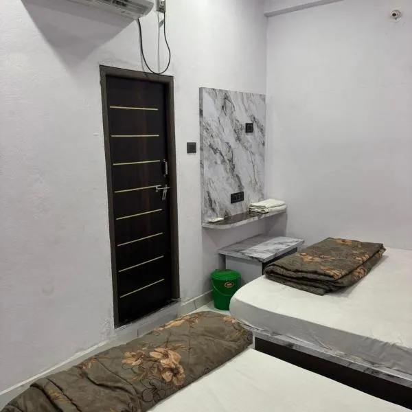 Dixit's Residency, מלון בGodarpura