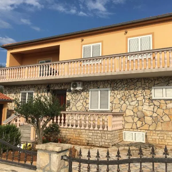 Apartmani Suric, hôtel à Privlaka