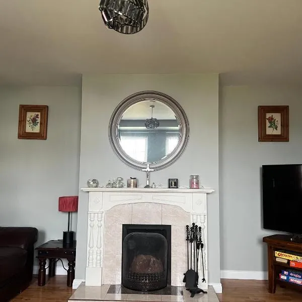 Gortamaddy House, hotel in Ballycastle