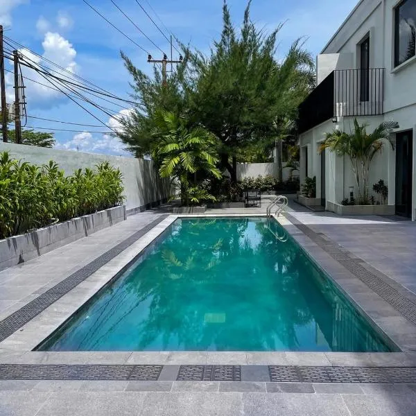 ONYX HOTEL & VILLA, khách sạn ở Tanjunguban